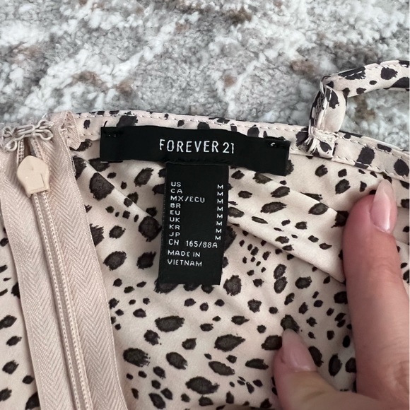 Women’s Forever 21 Cheetah Print Mini Dress - Size Medium - Cowl Neck - Picture 7 of 8